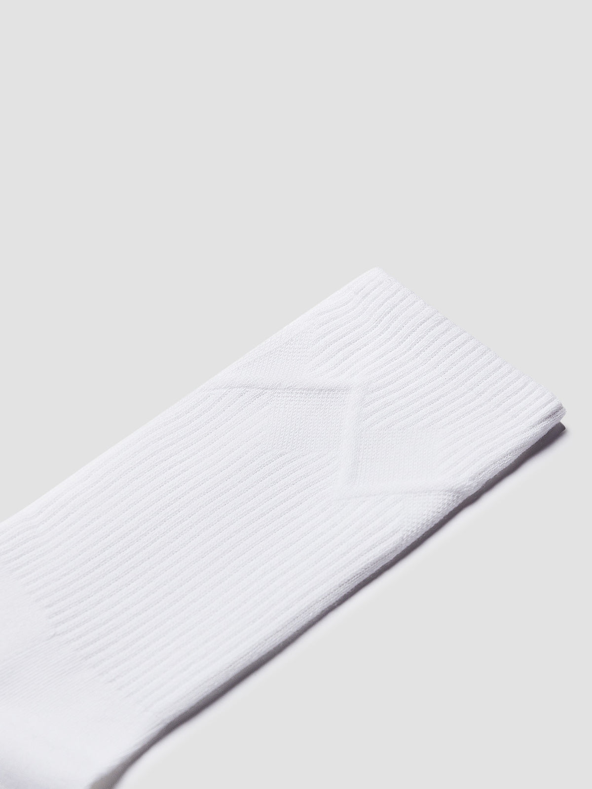 LONG-01 White
